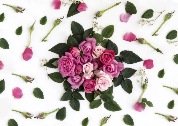 Tło z dekoracja kwiatowa, naturalny róż. — Zdjęcie stockowe