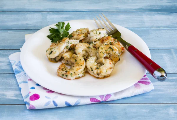 Plato con gambas y gambas con ajo — Foto de Stock