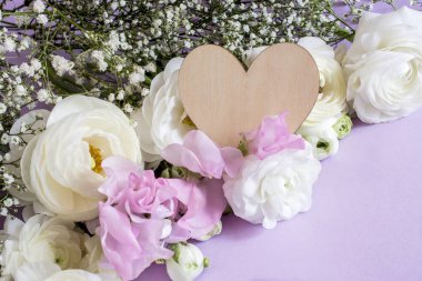 Çiçek arka plan ile çiçek kompozisyon.