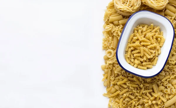 Sortiment av färsk pasta — Stockfoto