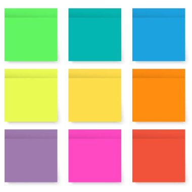 Boş parlak ve renkli yapışkan notlar üzerinde beyaz izole kümesi 