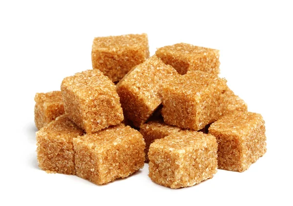 Zucchero di canna cubetti isolati . — Foto Stock