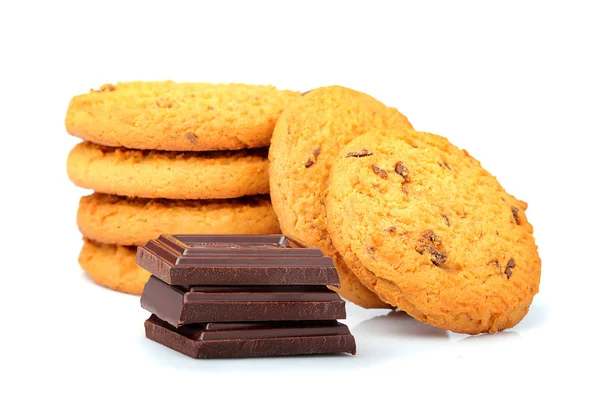 Galletas de avena con chocolate aislado . — Foto de Stock