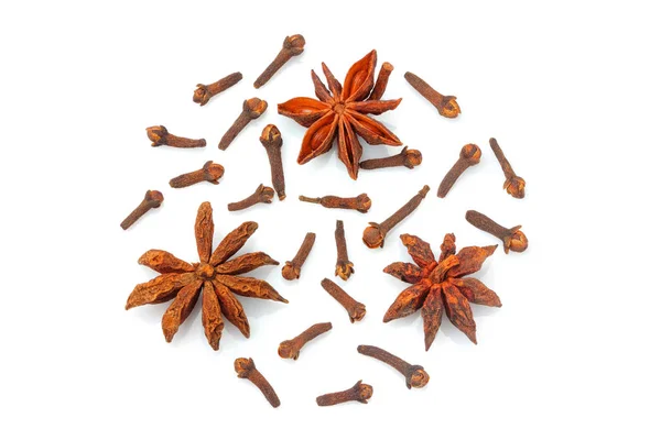 Star anise and cloves scattered isolated. — Stock Photo, Image