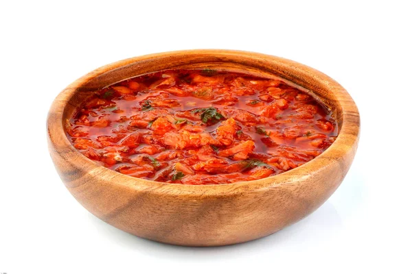 Ruso, ucranio sopa roja tradicional - sopa de remolacha en cuenco de madera . — Foto de Stock