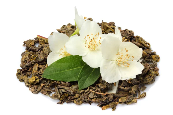 Pile of green tea with Jasmine flowers. — Stock Photo, Image