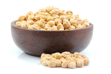 Tenha bir kasede çiğ bezelye.