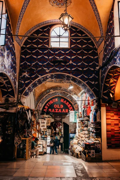 Folk Shoppar Grand Bazar Turkiet — Stockfoto