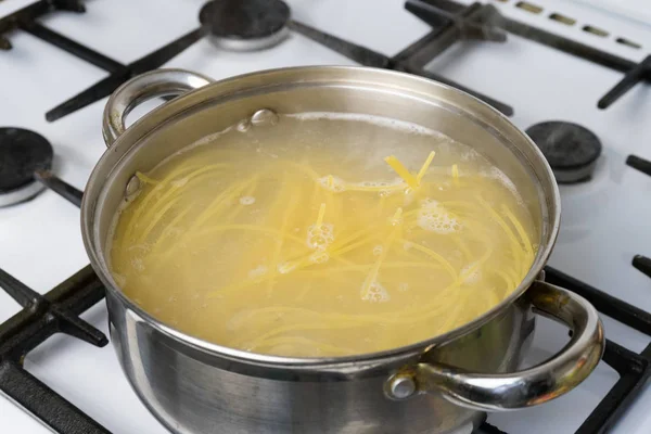 Spaghetti Cooked Boiling Water Gas Stove Traditional Italian Food — Stock Photo, Image