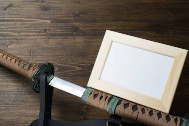 Samuray kılıcı. Ortaçağ Japon silah.