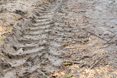 Lastik sırt, Kiralık tekerlekler çamur.