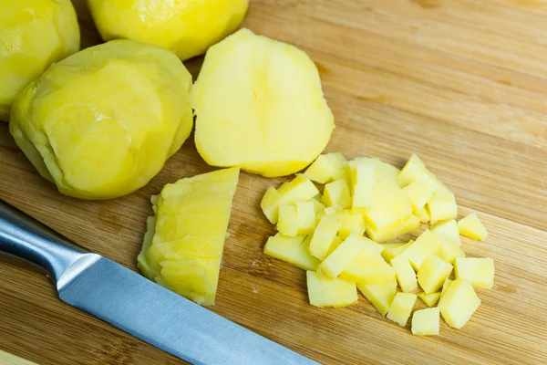 Tagliare Patate Bollite Preparare Una Varietà Piatti — Foto Stock