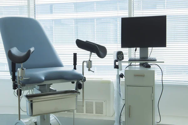Krzesło Ginekologii Kolposkopia Pochwy Komputer Monitor Lekarz Szpitalu — Zdjęcie stockowe