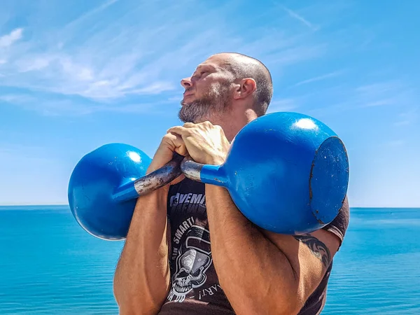 Uygun pozisyon raf kettlebell Trainer