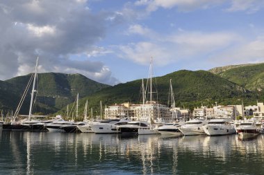 Porto Karadağ, Tivat şehir görünümünü