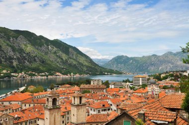 Kotor ve Kotor Koyu'nun panoramik görünümü