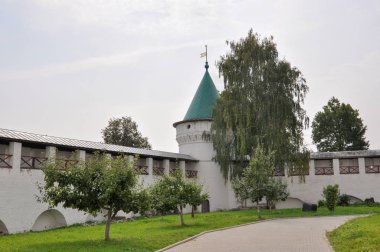 Duvarları ve kuleler Ipatievsky Manastırı. Kostroma. Rusya