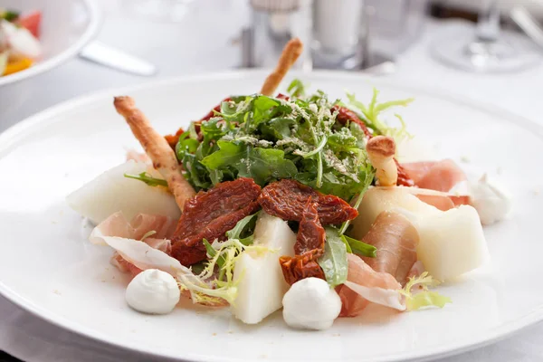 Parma ham ve kavun salatası.