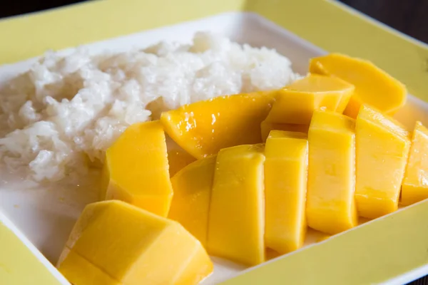 Mango lepki ryż — Zdjęcie stockowe