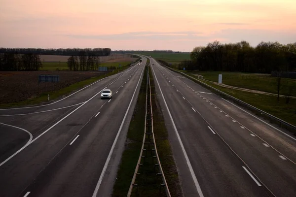 Дорога Автомобілів Ввечері Заході Сонця — стокове фото