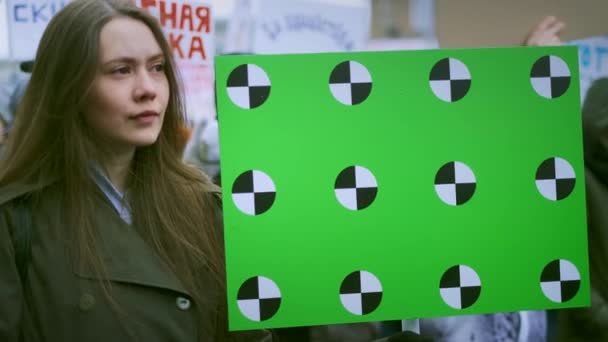 Tjejpolitiskt möte. Kvinnor högerfeminism. Feministisk blank banner för din text. — Stockvideo