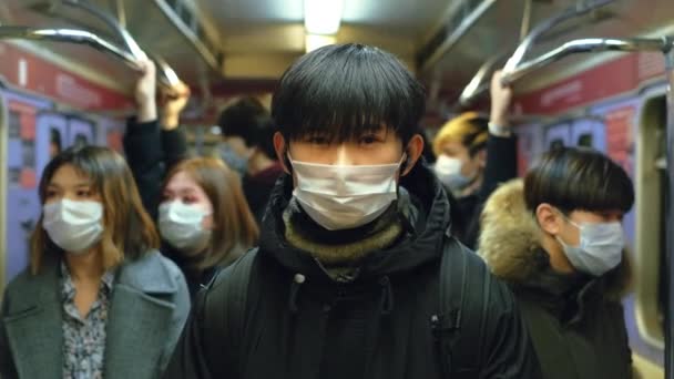 Пандемія. Хворі маски. Азіати та китайці. Епідемія грипу. Ill Coronavirus. — стокове відео