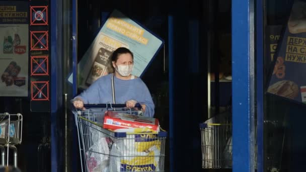 Human mask buy supplies products on cart corona virus. Mall consumer covid-19. — Stock Video