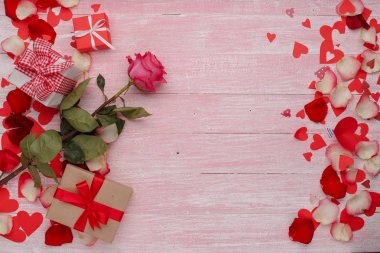 Mutlu Sevgililer günü aşk kutlama bir rustik tarzda izole.