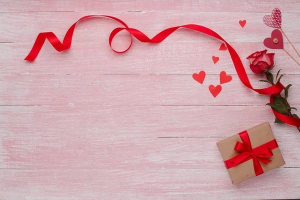 Feliz Dia dos Namorados celebração do amor em um estilo rústico isolado . — Fotografia de Stock