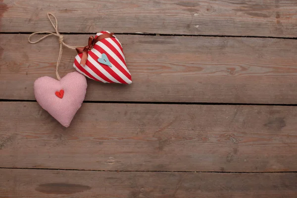 Happy Valentijnsdag liefde viering in een rustieke stijl, geïsoleerd. — Stockfoto