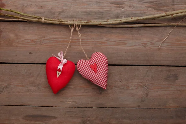 Happy Valentijnsdag liefde viering in een rustieke stijl, geïsoleerd. — Stockfoto