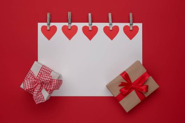 Mutlu Sevgililer günü aşk kutlama bir rustik tarzda izole.