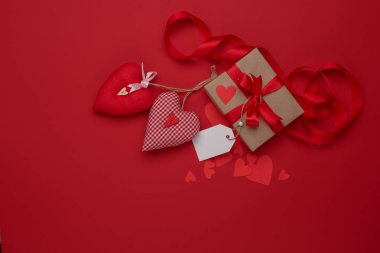 Mutlu Sevgililer günü aşk kutlama bir rustik tarzda izole.