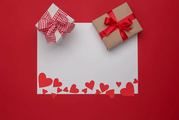 Happy Valentijnsdag liefde viering in een rustieke stijl, geïsoleerd. — Stockfoto