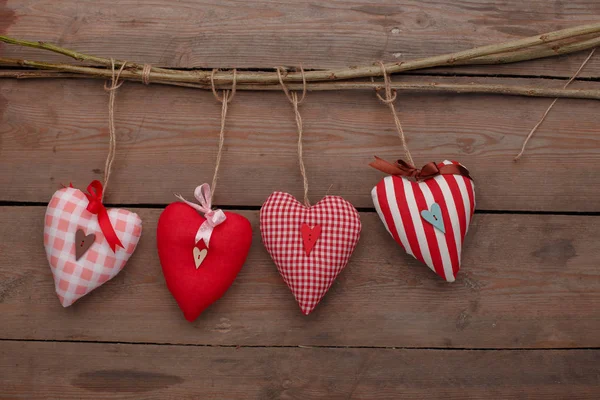 Happy Valentijnsdag liefde viering in een rustieke stijl, geïsoleerd. — Stockfoto