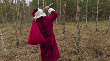 Sarhoş Noel Baba boş şişe
