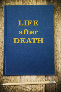 Defter ile ahşap üzerine ölümden sonra hayat yazıt 