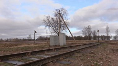 Demiryolu elektrikçi kablo ile