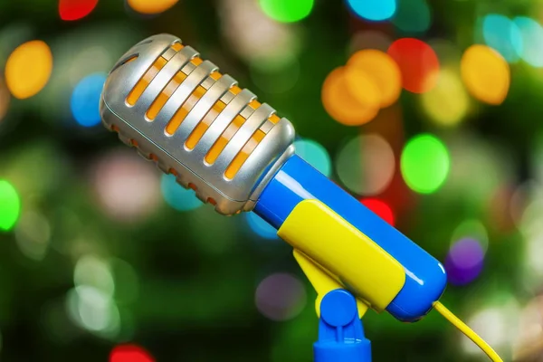 Microfono giocattolo karaoke su bokeh — Foto Stock