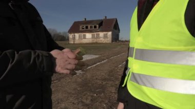 Müşteri inşaat Yüklenici euro banknot ver