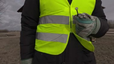 Sıralama işçi BM sonbahar günü çivi.