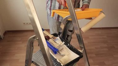 Adam boyama aksesuarları ile