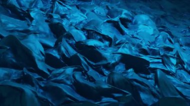 Gidiş dalgalarda mavi