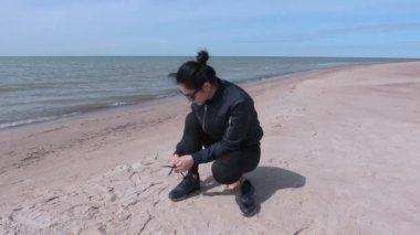 Kadın spor ayakkabı çekti