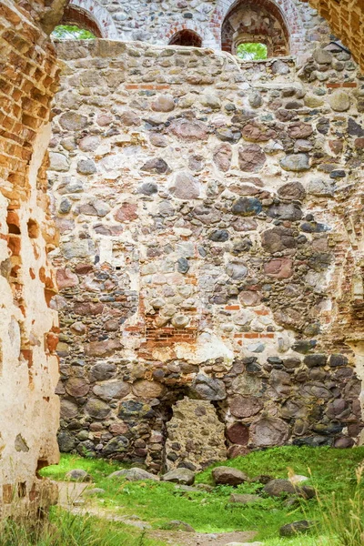 Taş castle yarda yaz gün