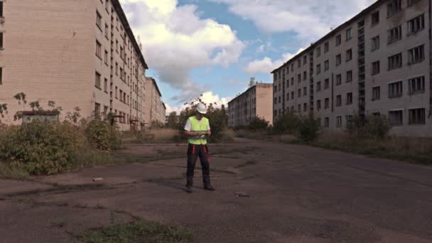 Worker take off drone — Stock Video