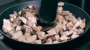 Mantar pan pişirme pişirmek