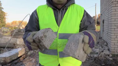 Hasarlı tuğla ile Oluşturucu