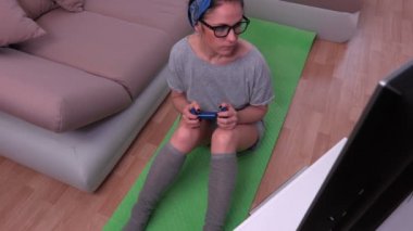 Fitness dersleri TV pratik ev kadını