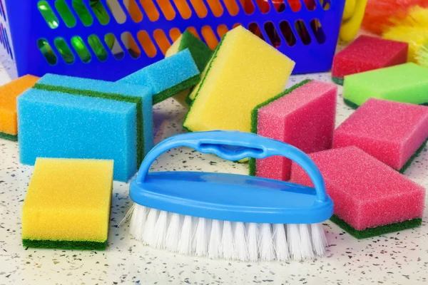 Brosse Bleue Avec Éponges Panier Plastique — Photo